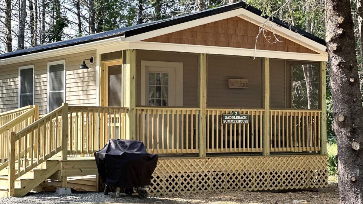 Town Hill Cottage | Saddleback Summerhouse-Serenity! Close to Acadia!