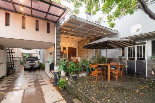 Jaka Sampurna Hotel | Safaraz Garden near Galaxy Bekasi Mitra RedDoorz