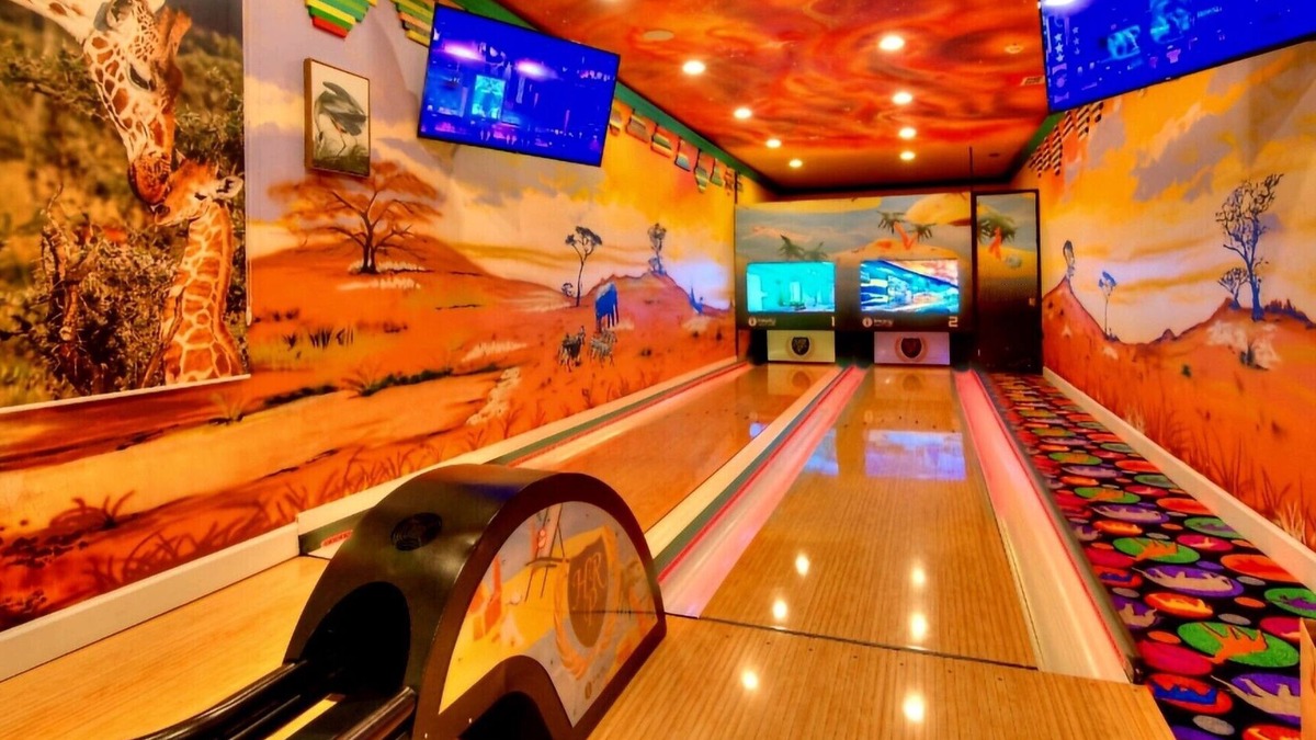 Kissimmee House | Safari Bowling Villa, Sleeps 40