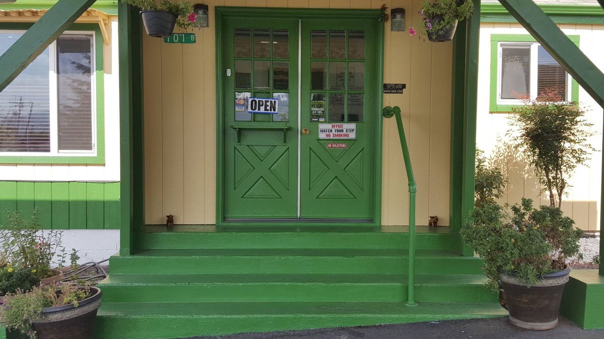 Roseburg Hotel | Safari Inn