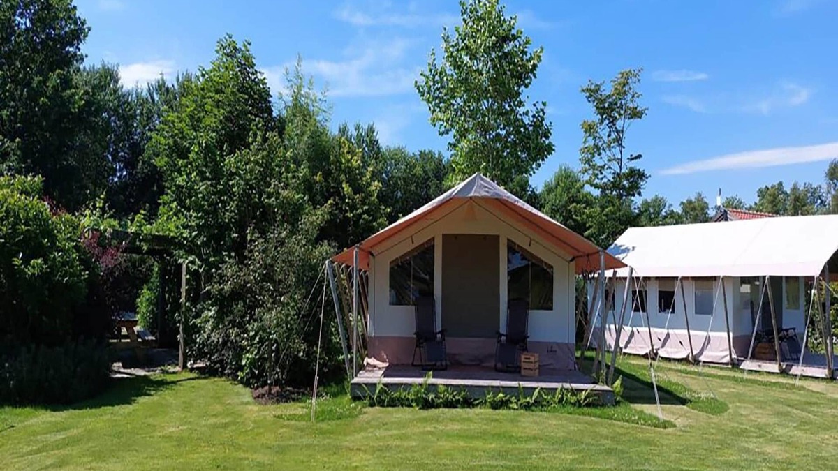 Twijzel House | Safari Tent in Friesland near Nature