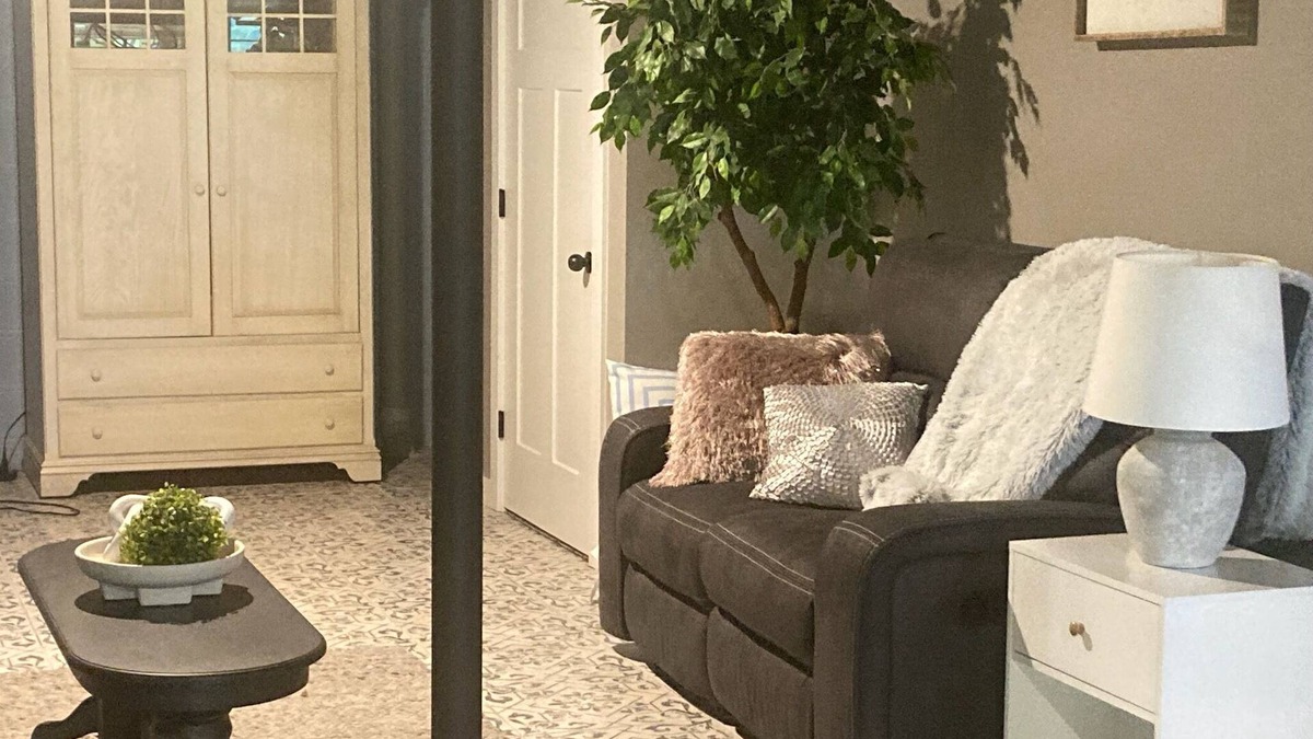 Howard Apartment | Safe Haven Lake House Basement Suite in Apple Valley