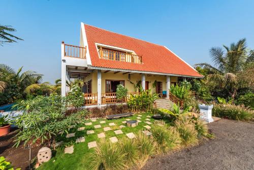 Wadgaon Villa | SaffronStays Happy Fields, Pune - luxury farmstay with farm to table food
