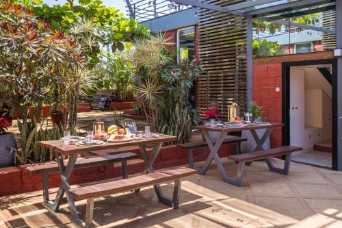 Parshwapuram Villa | SaffronStays Hobbes