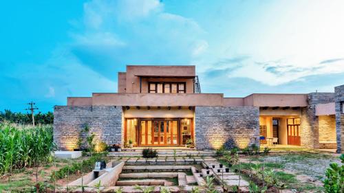 Eluru Villa | SaffronStays Madhugiri Castle - 3 bedroom & pet friendly