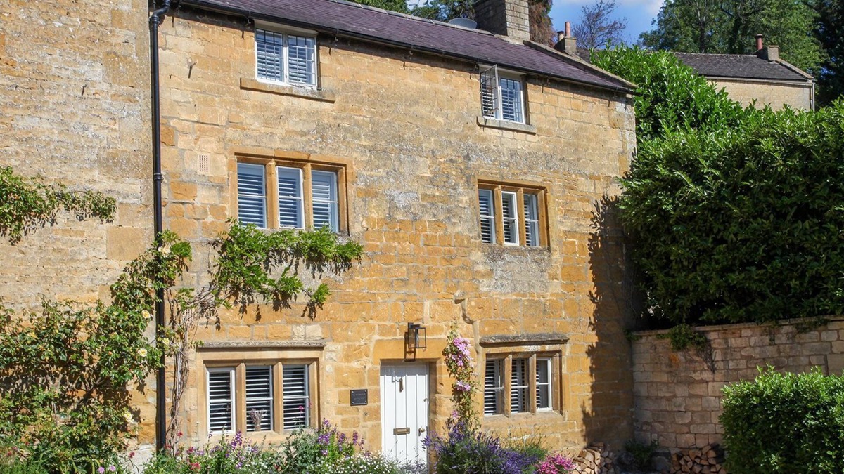 Blockley Cottage | Sage Cottage, Blockley - sleeps 6 guests in 3 bedrooms