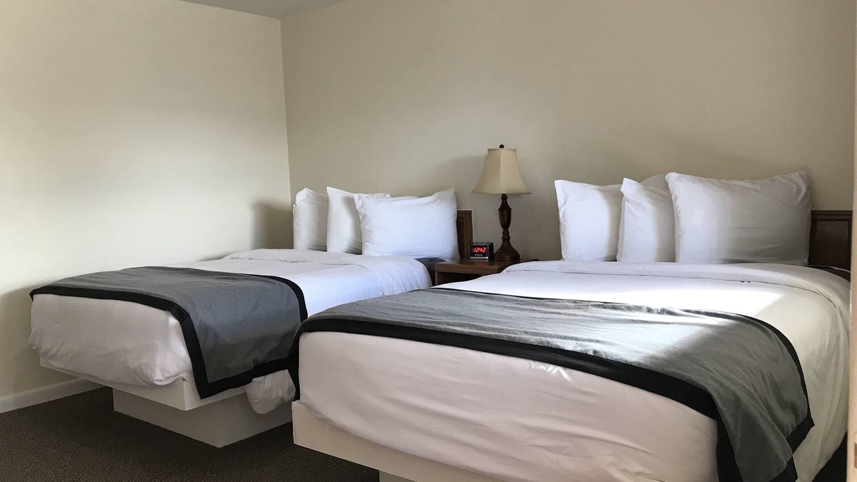 Newcastle Hotel | Sage Motel