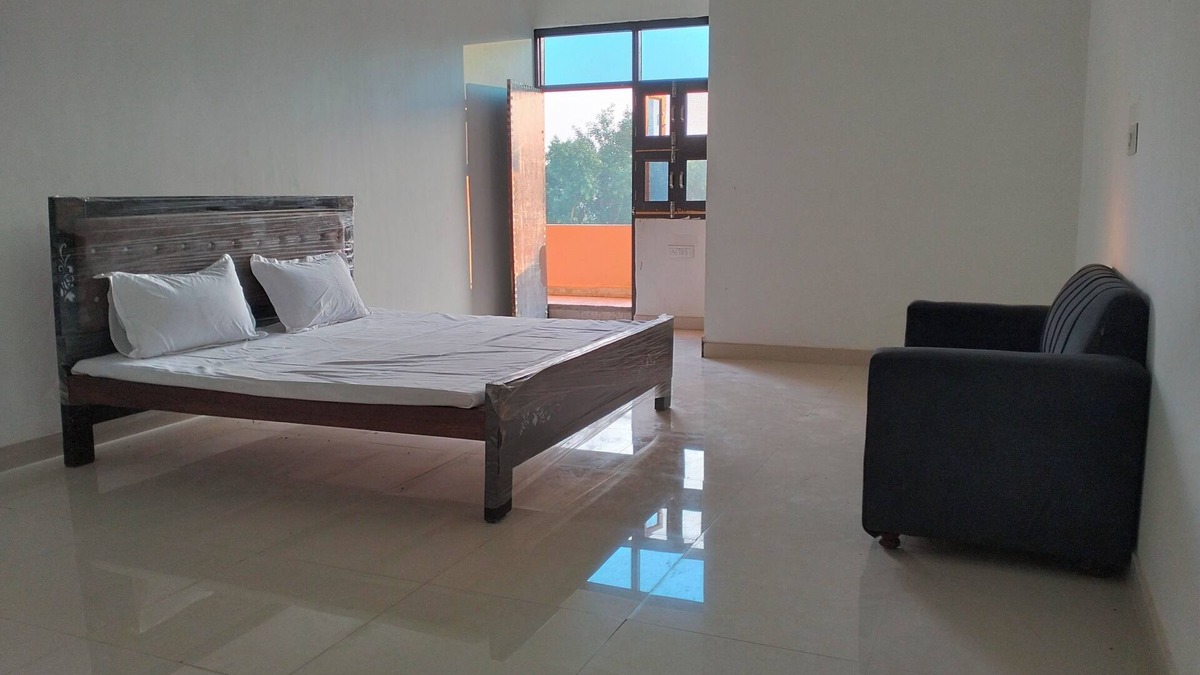 Pukhrayan Hotel | Sahab green resort