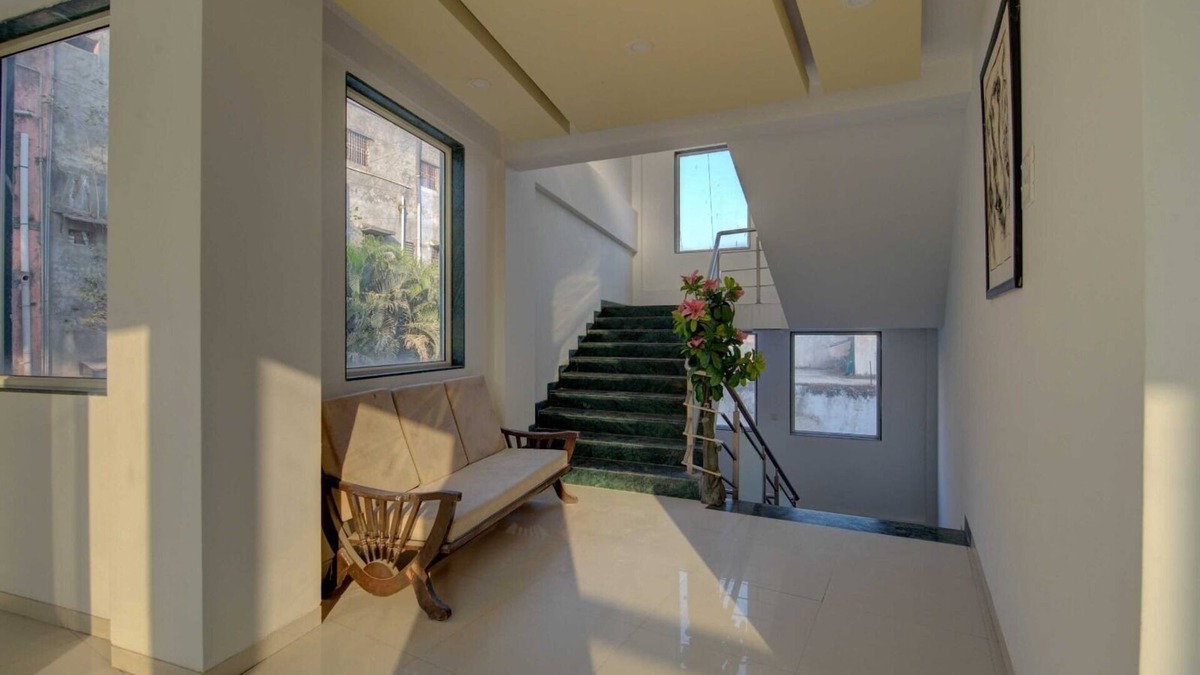 Pirangut Hotel | Saiba Residency