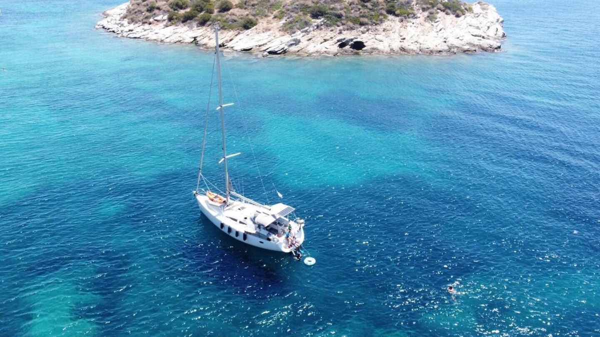 Alimos Villa | Sailing Yacht by Owner, Holidays to Greek islands