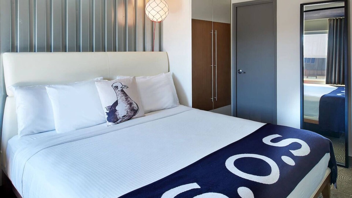 Fisherman's Wharf Hotel | Sailor's Quarters: Sunset Views & S'mores, Steps from Pier 39