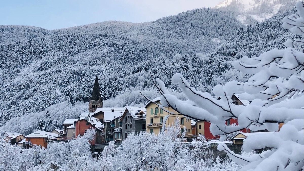 Saint-Etienne-de-Tinee Apartment | Saint Étienne de Tinée (Auron) 3p village center