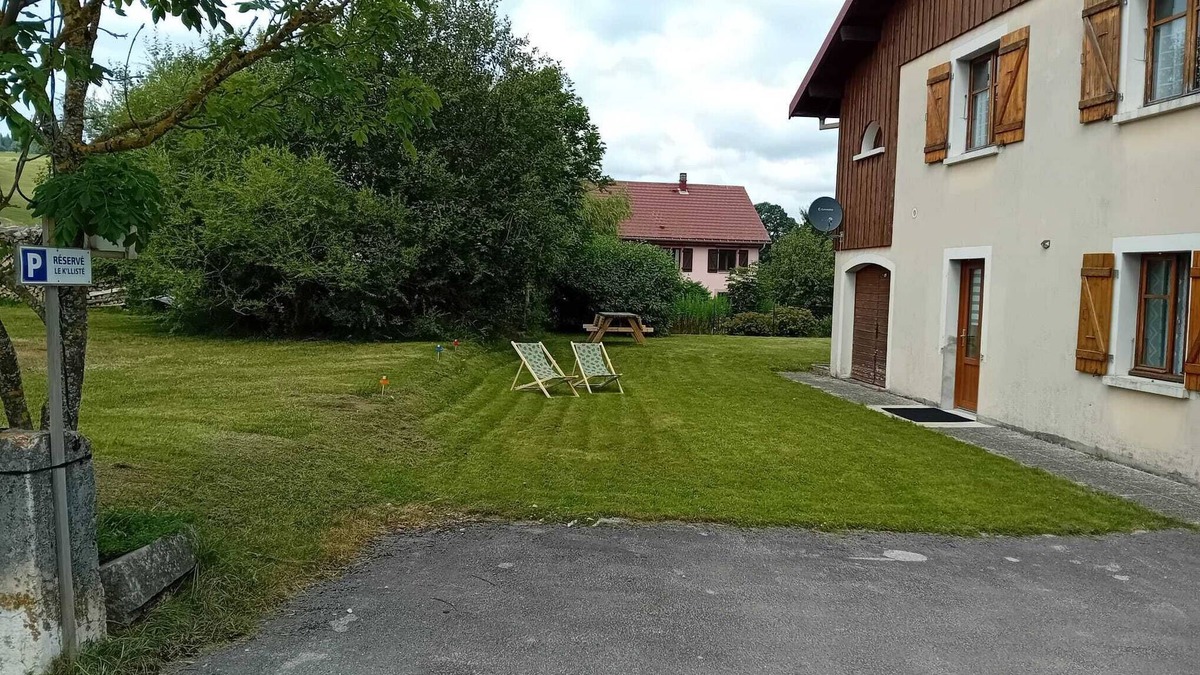 Saint-Antoine Apartment | SAINT ANTOINE, 5 min from Métabief resort, 10 min from Lac Saint Point.