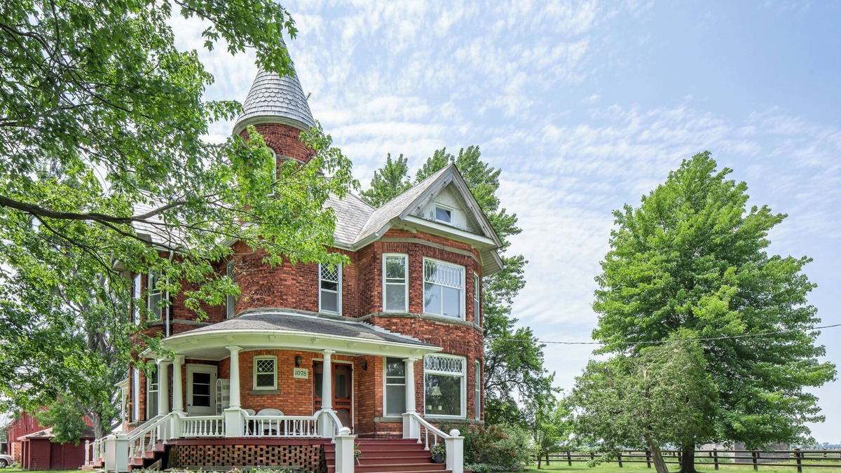 Lakeshore House | Saint Lad's Heritage Farm