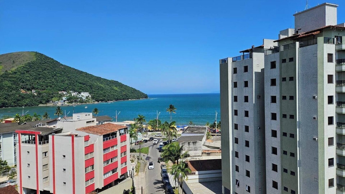Martim de Sa Apartment | SAINT MARTIM WITH SEA VIEW AND 50 M BEACH