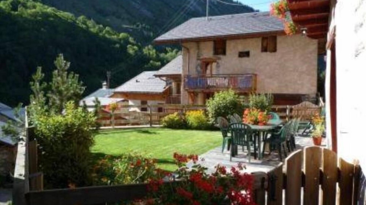 Villarabout Apartment | Saint Martin De Belleville: flat in chalet with character
