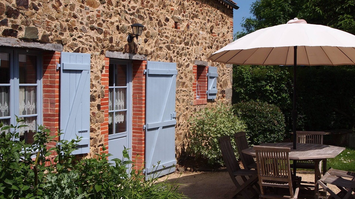 Saint-Prouant Cottage | Saint Prouant: Country Cottage/Gite - Saint prouant