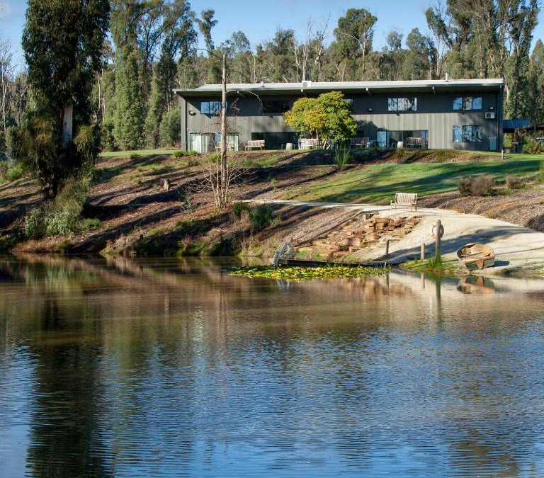 Narbethong Bed & Breakfast | Saladin Lodge