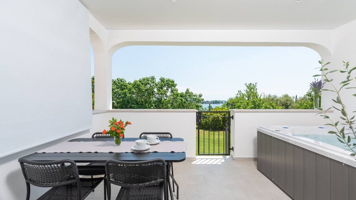 Cervar House | Saladinka with Whirlpool