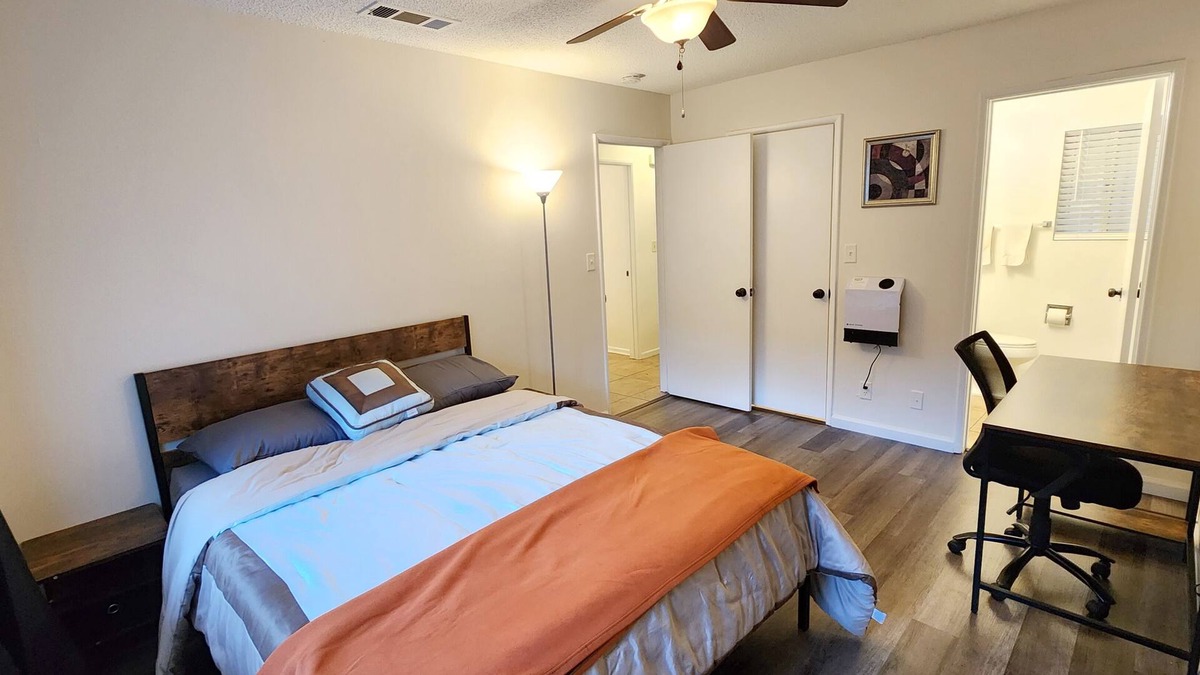 Hemet House | SALE! Peaceful, Clean, 4x Queen Bed, Spacious!