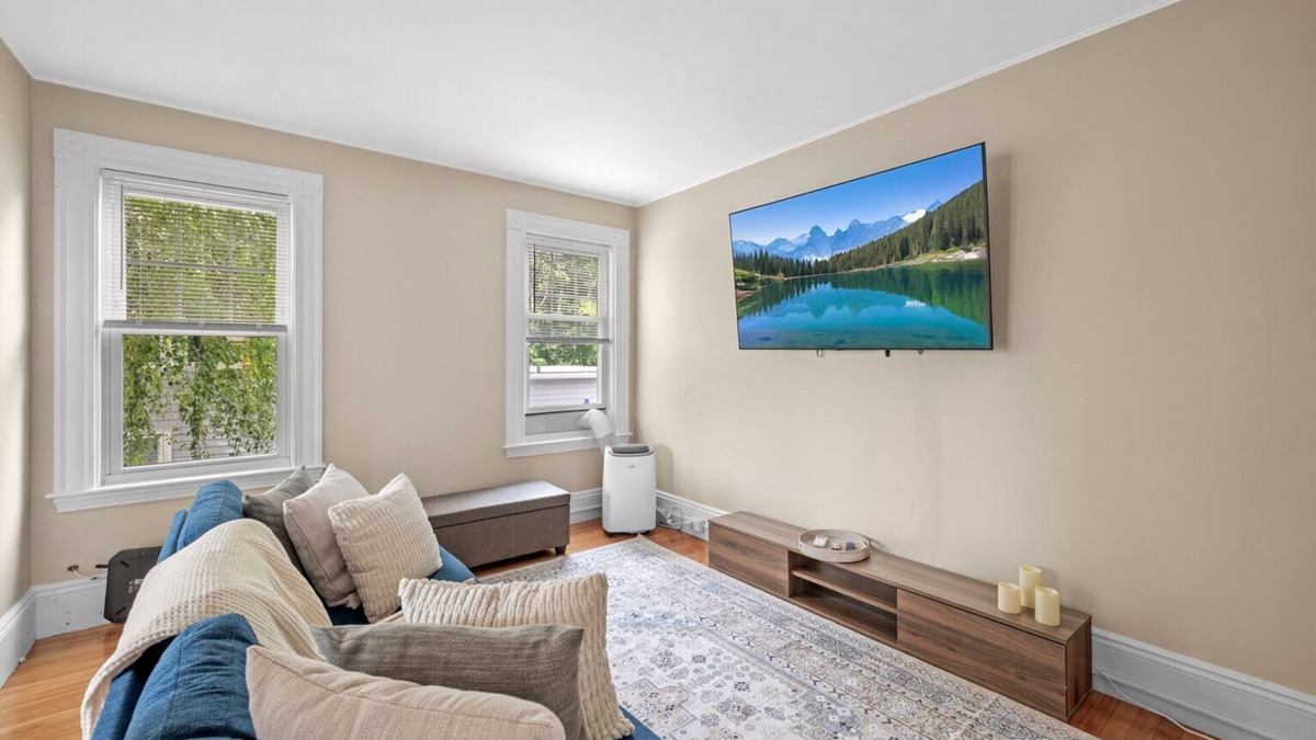 Salem Apartment | Salem 3BDR w/ Gameroom+Balcony+Parking
