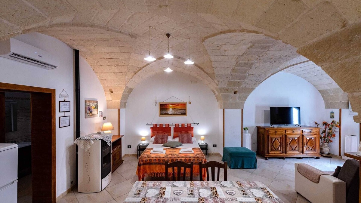 Giuggianello Apartment | Salento vacation home, just minutes from the Adriatic coast of Salento