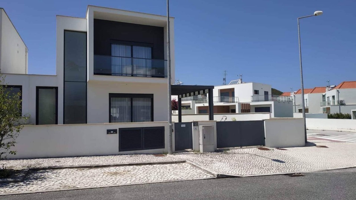 Salir do Porto Villa | Salir Do Porto -Pretty modern villa with swimming pool