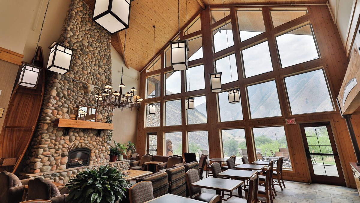 Riggins Hotel | Salmon Rapids Lodge
