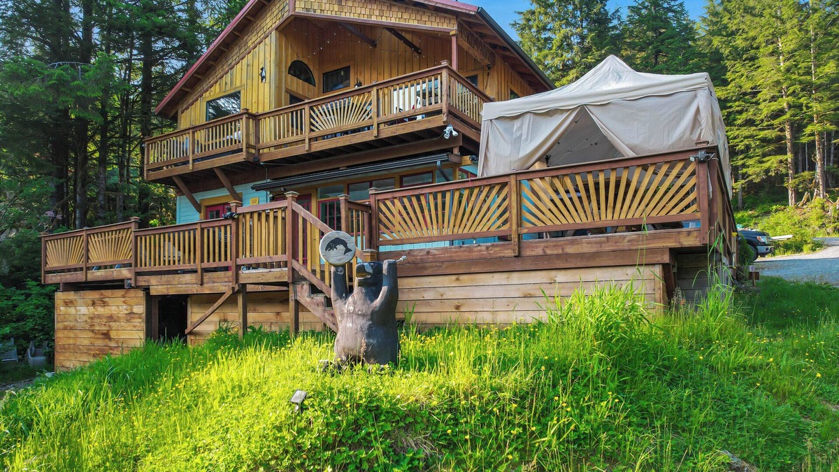 Ketchikan House | Salmon Return & Wildlife Roam: Ketchikan Getaway!