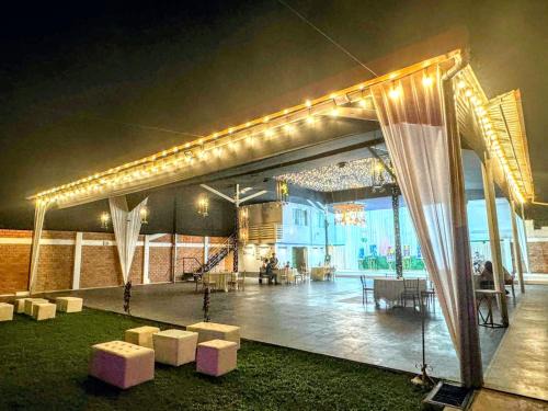 Yarinacocha House | Salon Monaco