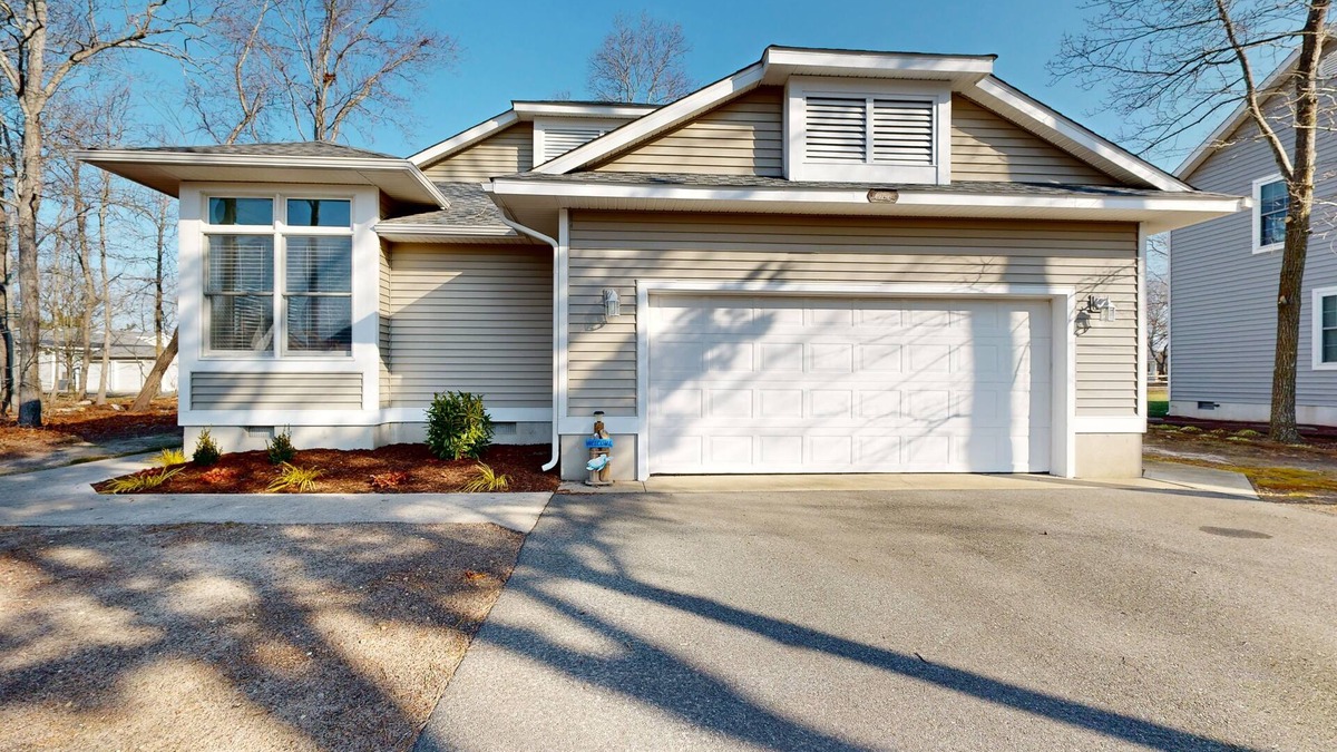 Bethany Beach House | Salt Pond home in golf community with pools, tennis, & pickleball - near beach