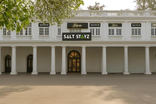 Connaught Place Hotel | Saltstayz Autograph - Connaught Place