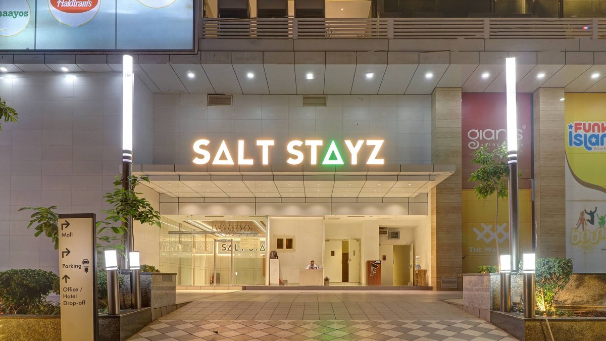 Sector 62 Hotel | Saltstayz Premier - Mohali Chandigarh