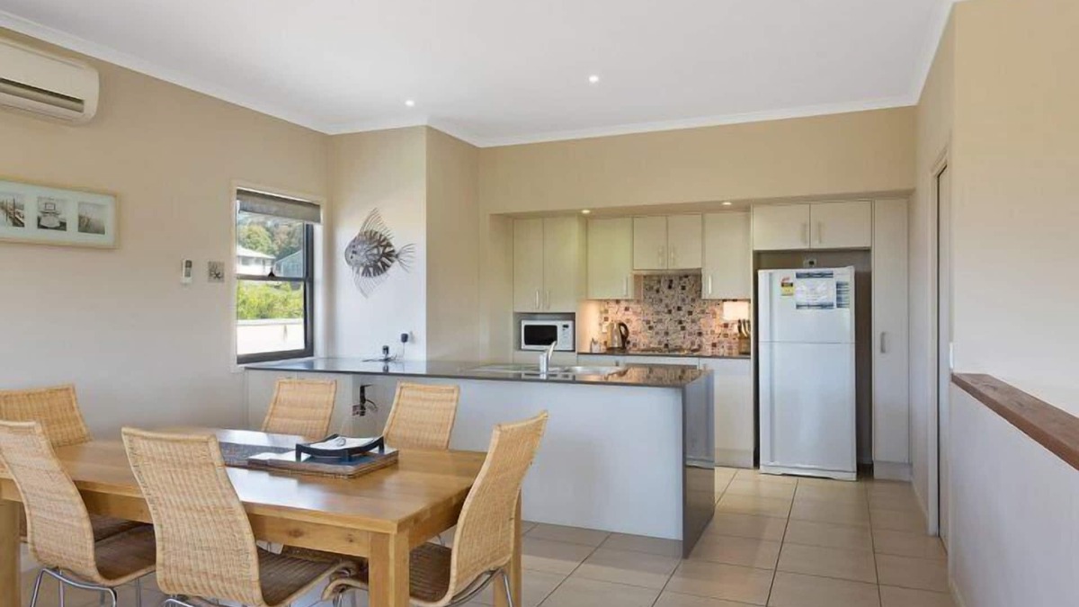 Eden Apartment | Saltwater Apartments, 3 bedroom accommodation close to Asling's Beach