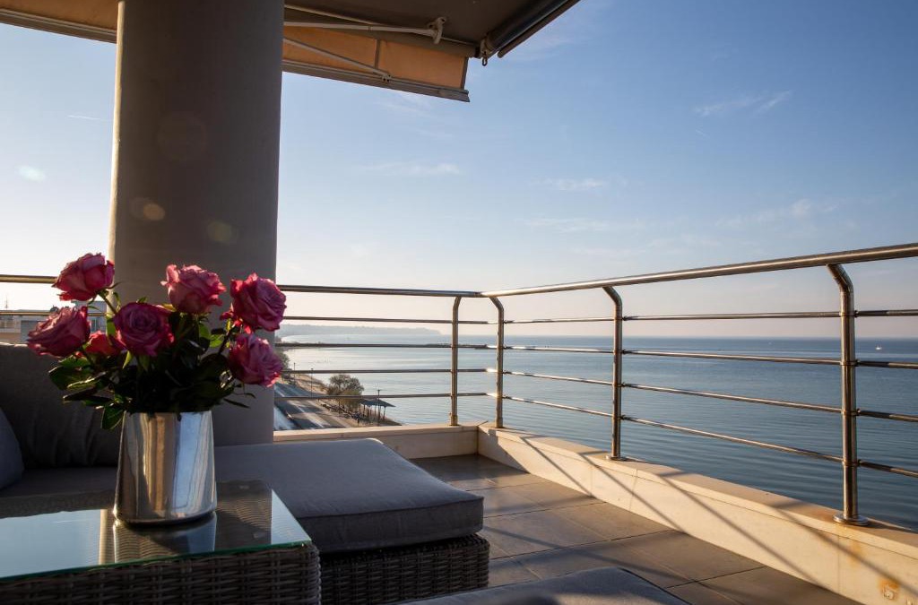 Neoi Epivates Apartment | Salty Breeze Beachfront Apartment-Premium Stay