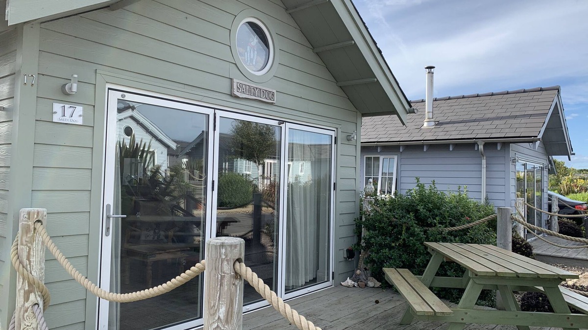 Filey Cottage | Salty Dog - a beach house that sleeps 4 guests in 2 bedrooms