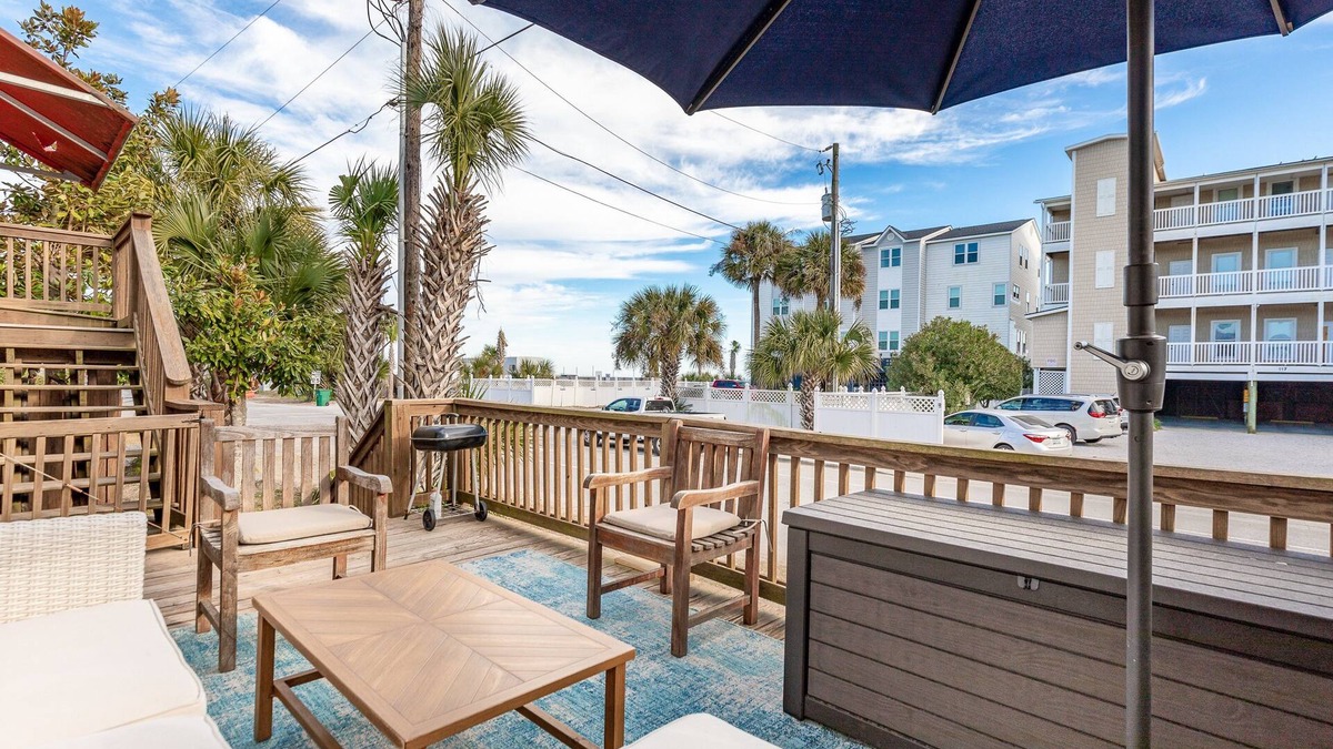 Folly Beach Villa | Salty Shack #B - Across from the Beach - Central Location