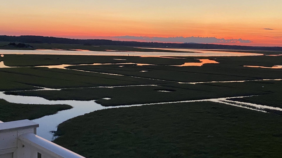Seabrook Condo | Salty Sunsets - Condotel Efficiency for your beach getaway
