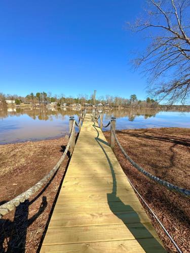 Prosperity Apartment | Saluda Lake Escape