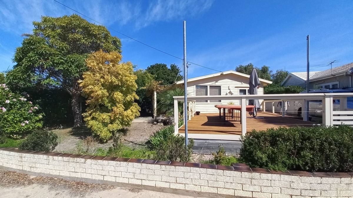 Dalrymple House | Sammy's Retreat Beach Holiday House