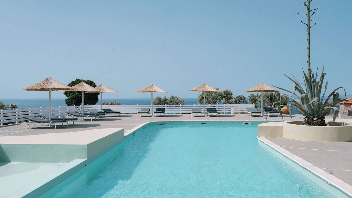 Ormos Koumeikon Apartment | Samos Mandilada Gem by Sea – Shared Pool