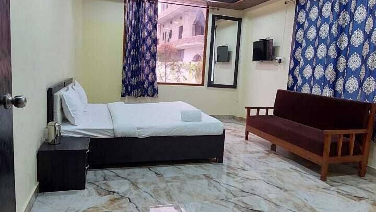 Varanasi Hotel | Samriddhi Hotel Banquet and Lawn