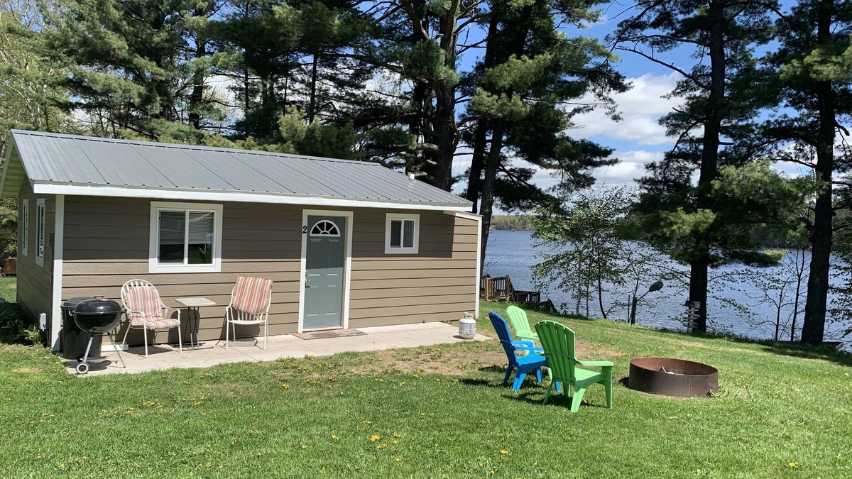Sarona Cabin | Sam’sPlace Cabin 2 on Long Lake, near shore line, Quiet. Own dock available.
