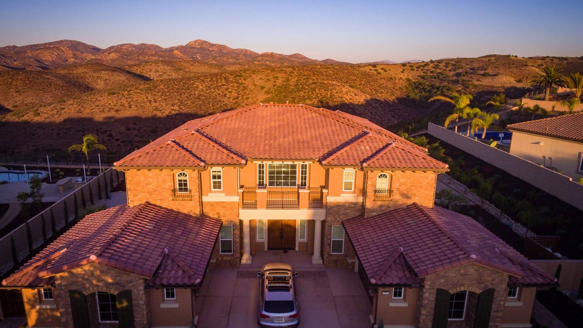 San Diego House | San Diego estate designed for quiet, calm relaxation and private vacationing.