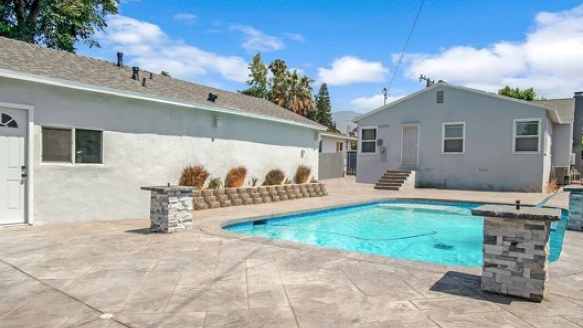 San Fernando House | San Fernando Pool home + Large Private Guest House