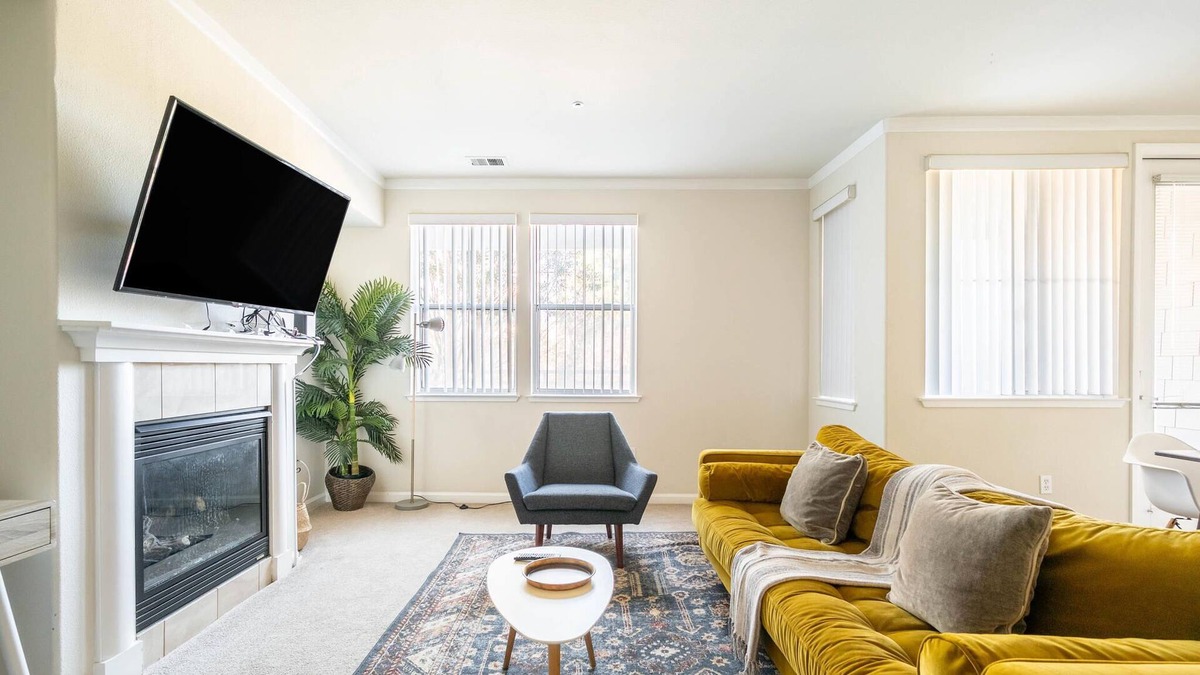 Central San Mateo Apartment | San Mateo 3BR near Caltrain