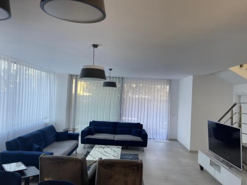 Ishem Villa | San Pietro Villa