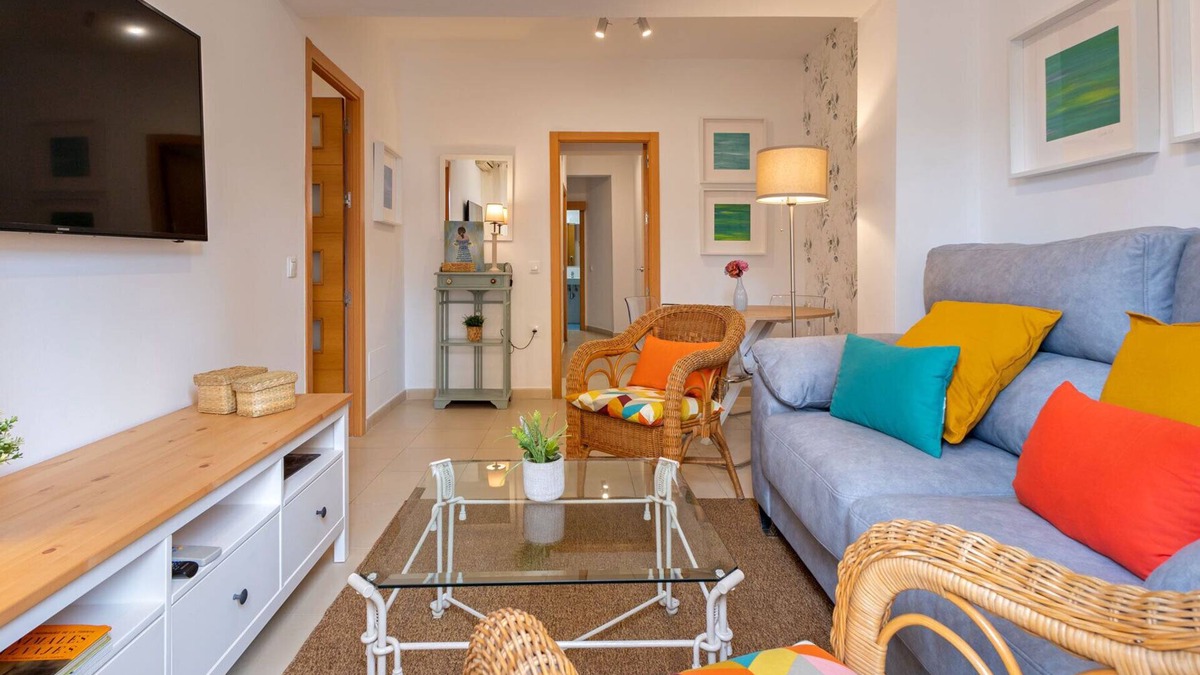 Encarnacion-Regina Apartment | San Vicente Apartment, 5 pax, historic center