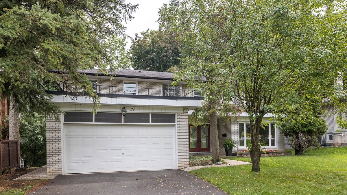 Bayview Woods - Steeles House | Sanctuary on private ravine, large luxurious space