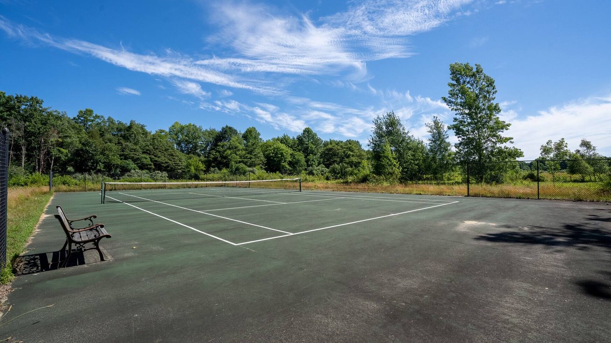 Glenn House | Sanctuary - Surrounded by Nature, walking dist. to beach - Pet Friendly